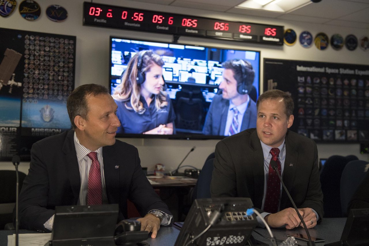 NASA Administrator Jim Bridenstine and Associate Administrator Thomas Zurbuchen at NASA Headquarters moments after the InSight launch